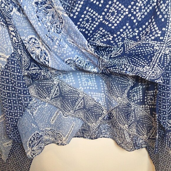 BCBG MAXAZRIA NICKELETTE BLUE & WHITE SILK PRINT HIGH LOW BLOUSE - SIZE S - Picture 3 of 5